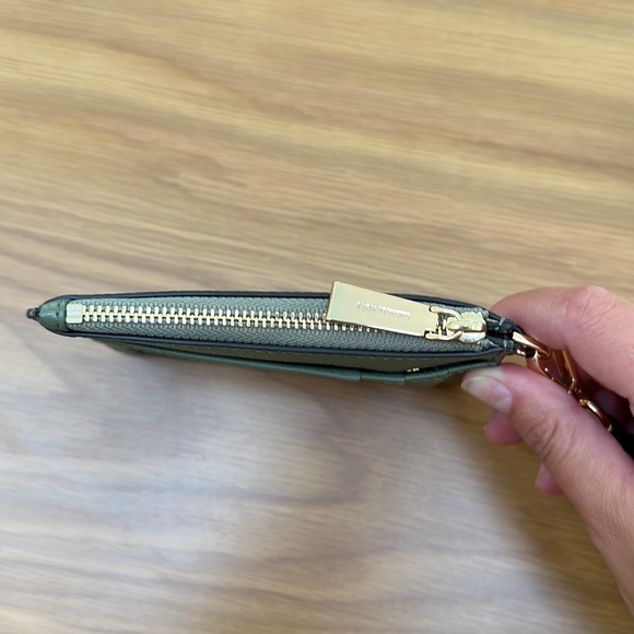 Army green Michael Kors wristlet wallet - Picture 7 of 7